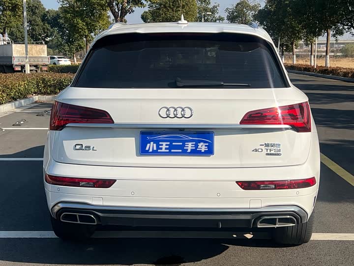 Фото 6 - Audi Q5L