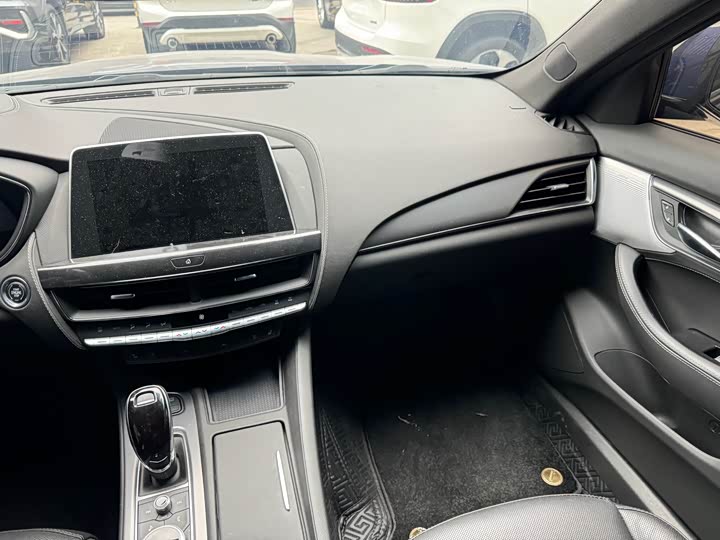 Фото 8 - Cadillac CT5