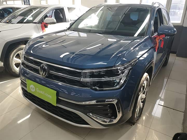 Фото 1 - Volkswagen Tharu