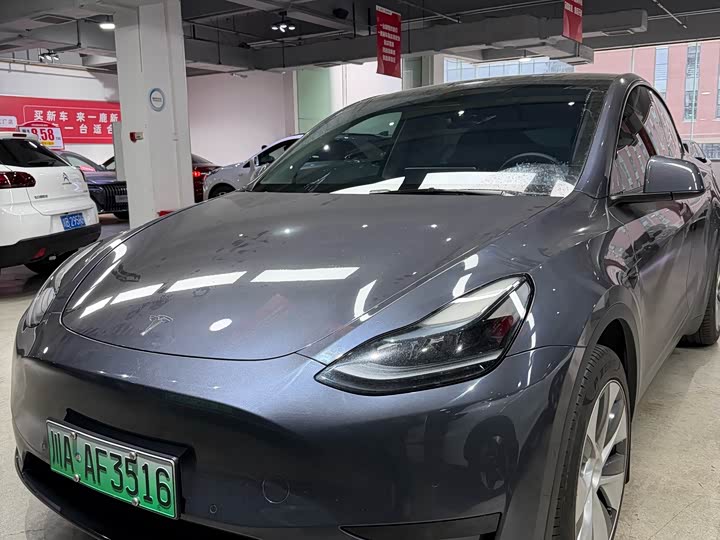 Фото 1 - Tesla Model Y