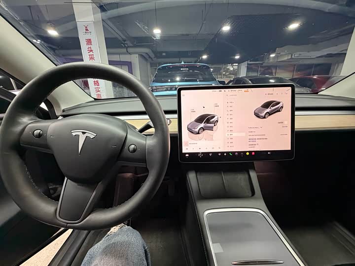 Фото 6 - Tesla Model Y