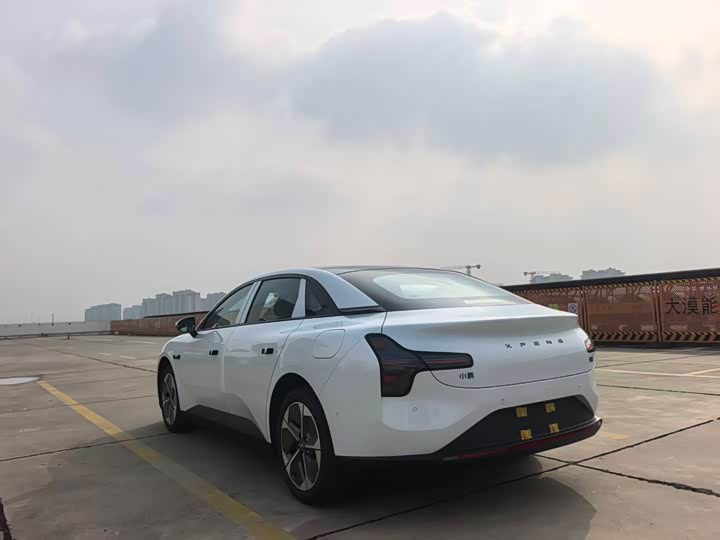 Фото 4 - XPeng Mona M03