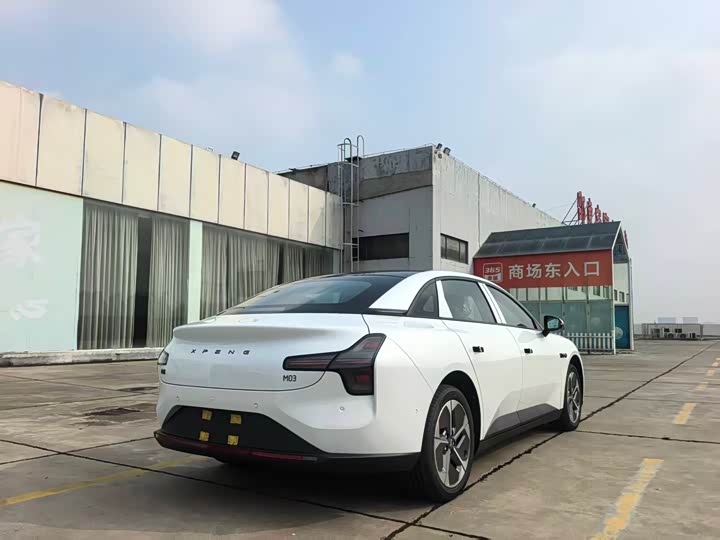 Фото 6 - XPeng Mona M03