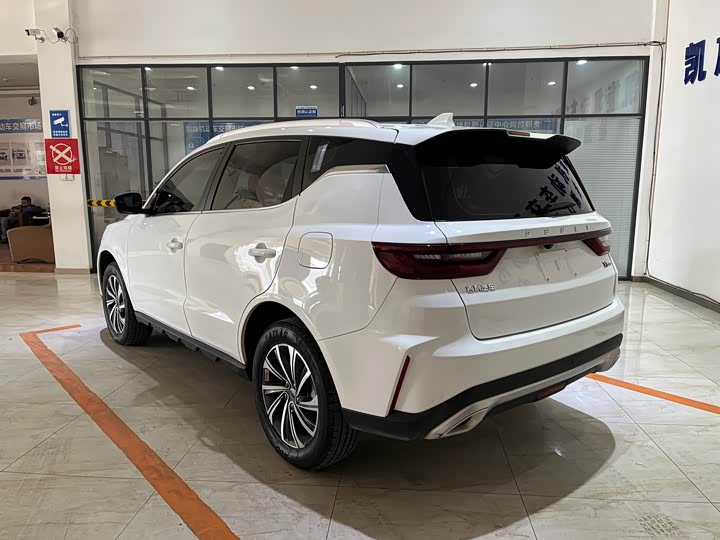 Фото 6 - Geely Vision X6