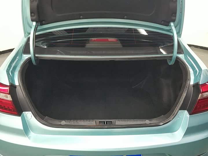 Фото 4 - Geely Vision