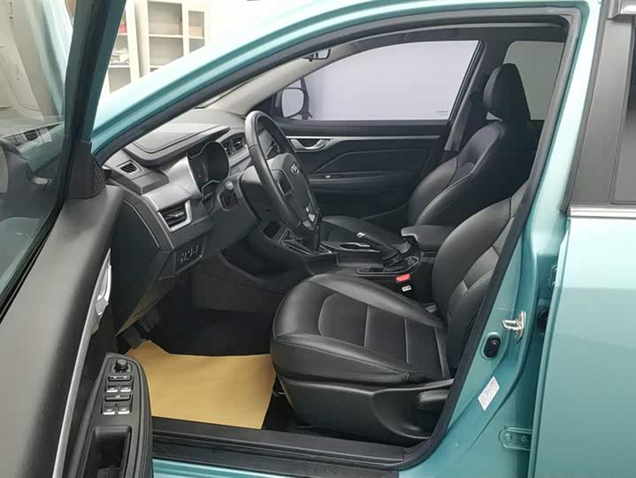 Фото 9 - Geely Vision