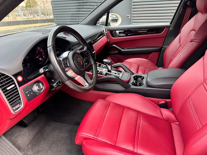 Фото 8 - Porsche Cayenne