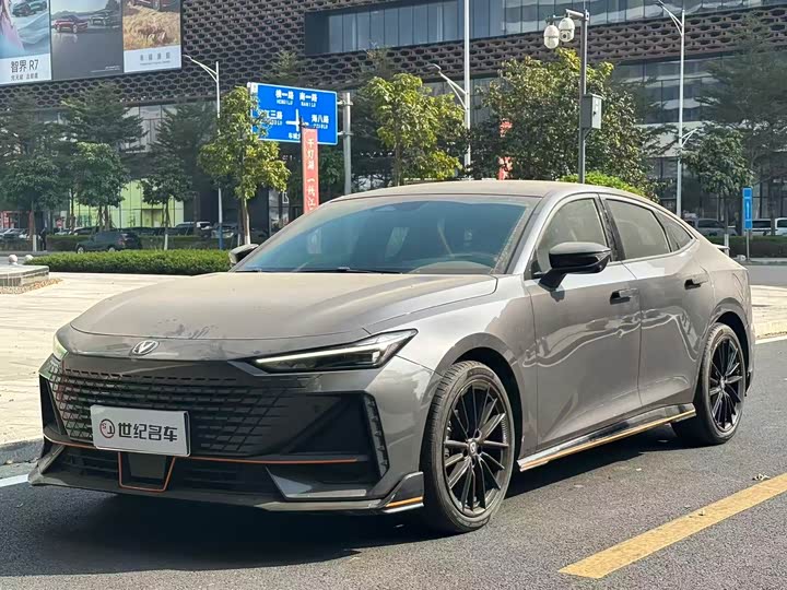 Фото 1 - Changan UNI-V