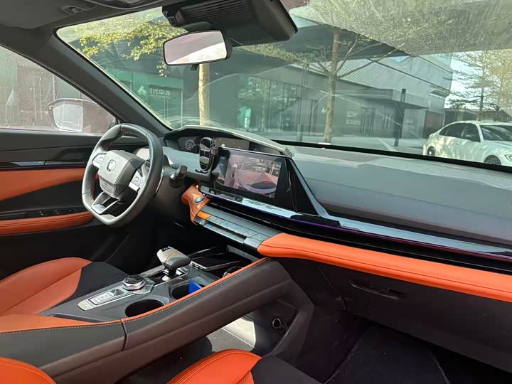 Фото 9 - Changan UNI-V