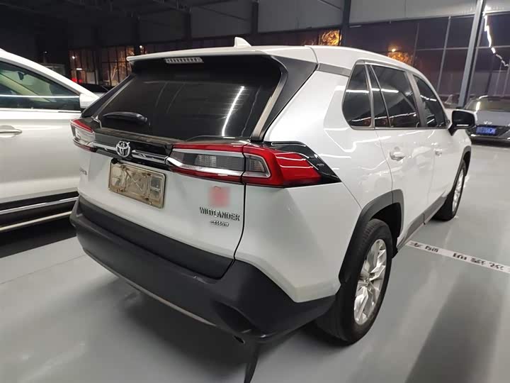 Фото 7 - Toyota Wildlander