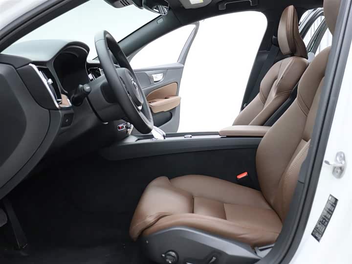 Фото 2 - Volvo V60