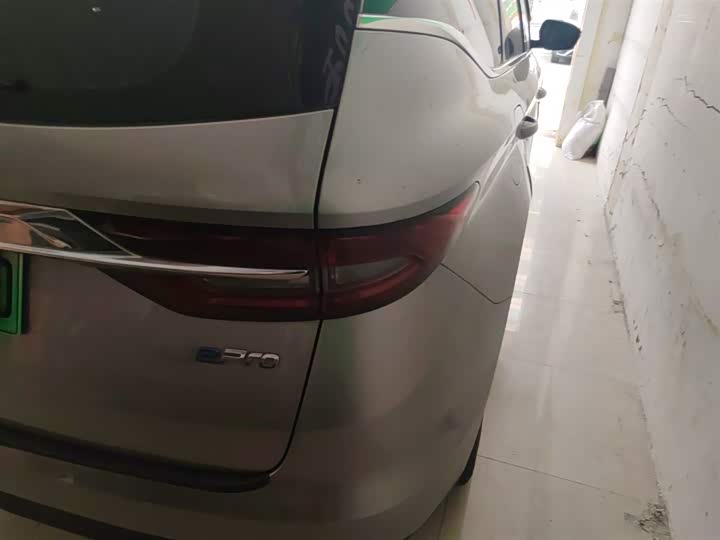 Фото 8 - Geely Jiaji Hybrid