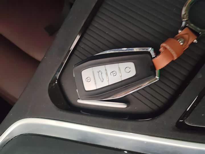 Фото 9 - Geely Jiaji Hybrid