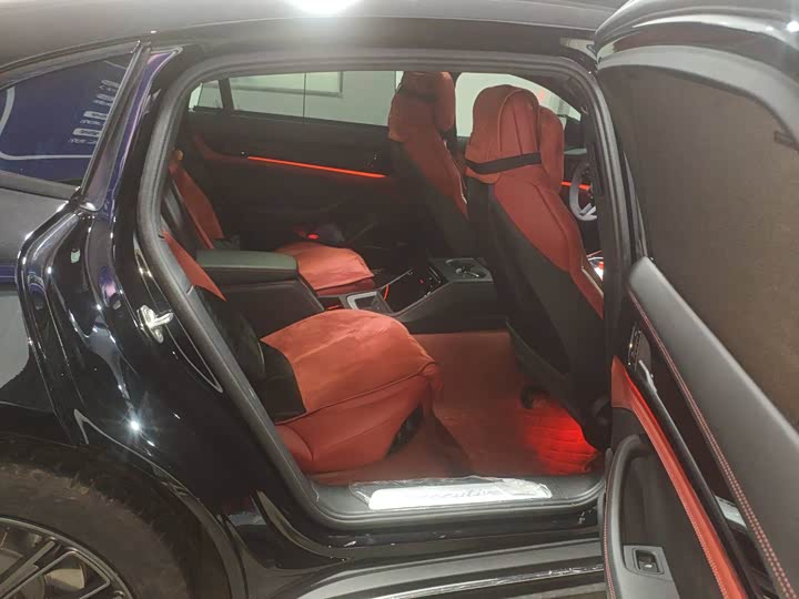 Фото 7 - Porsche Panamera