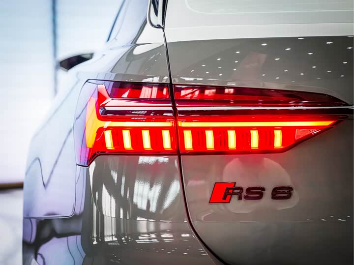 Фото 8 - Audi RS 6