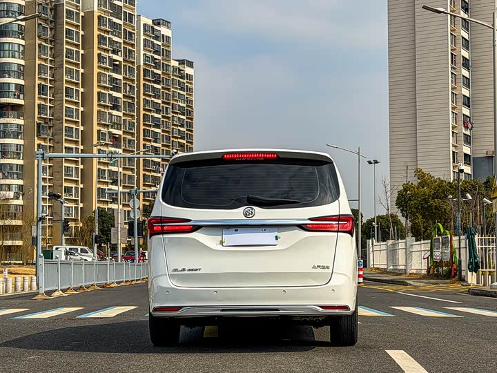 Фото 6 - Buick GL8 ES