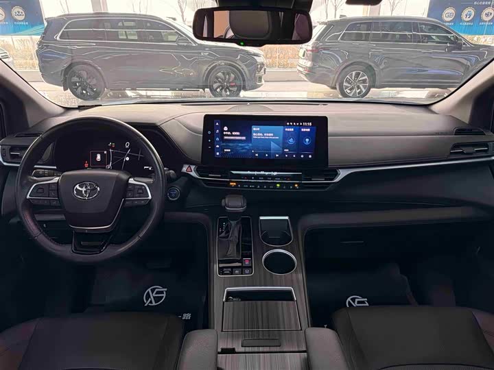 Фото 6 - Toyota Sienna