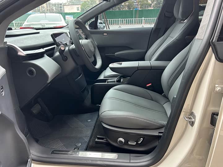 Фото 7 - Zeekr X