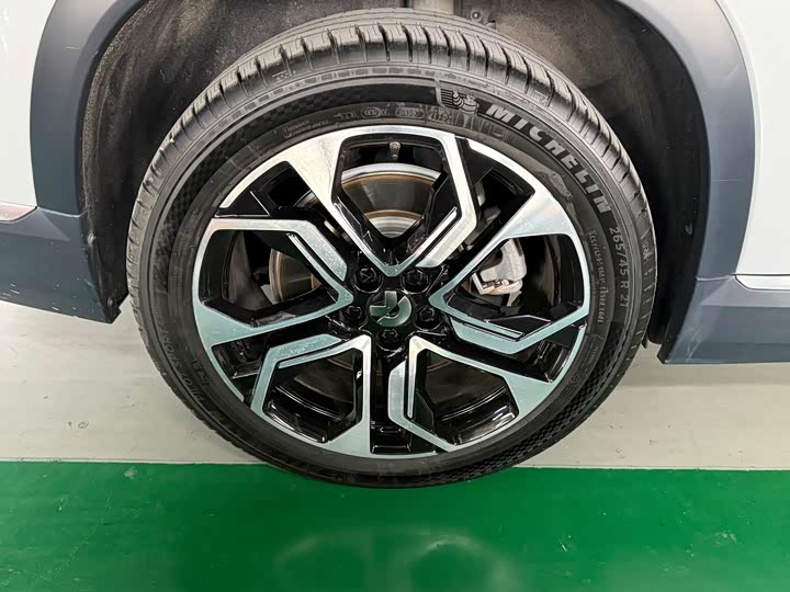 Фото 7 - Nio ES8