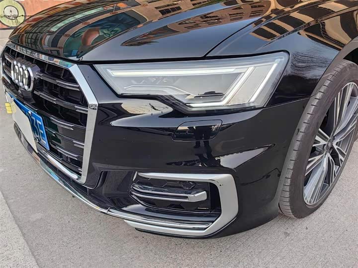 Фото 4 - Audi A6L