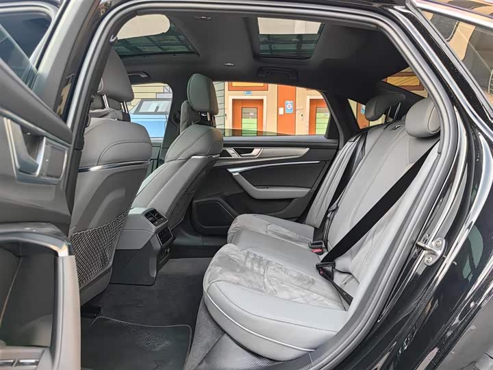 Фото 6 - Audi A6L