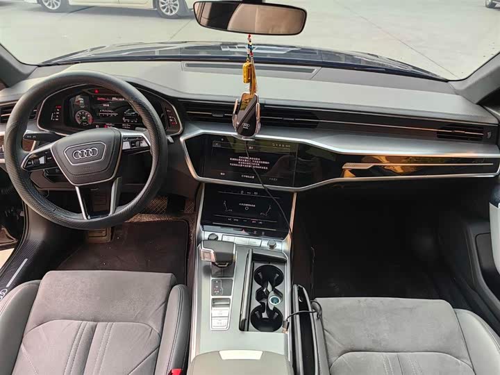 Фото 9 - Audi A6L