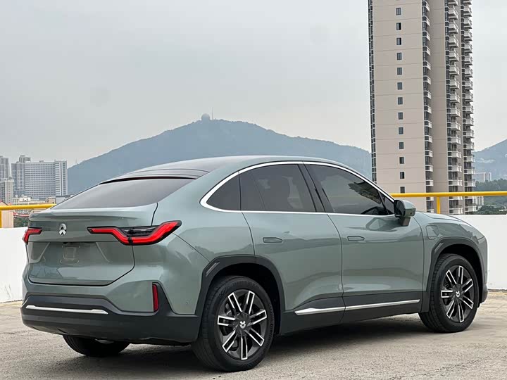 Фото 9 - Nio EC6