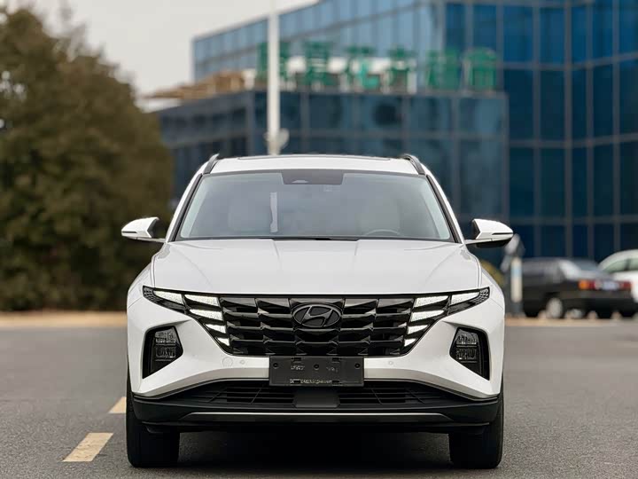 Фото 2 - Hyundai Tucson L