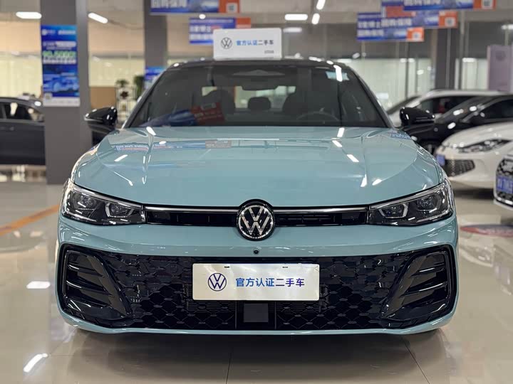 Фото 2 - Volkswagen Passat