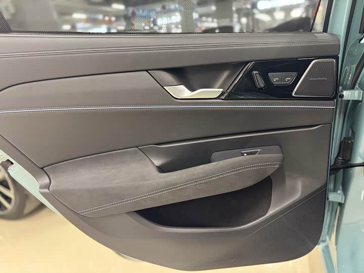 Фото 8 - Volkswagen Passat