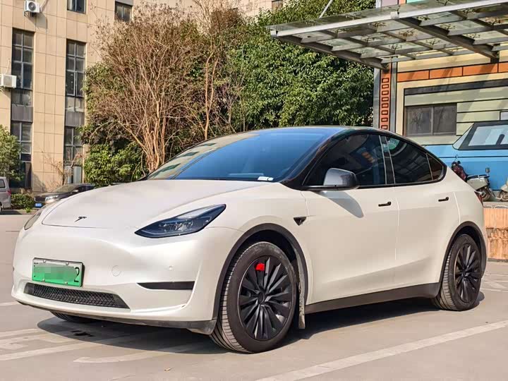 Фото 1 - Tesla Model Y