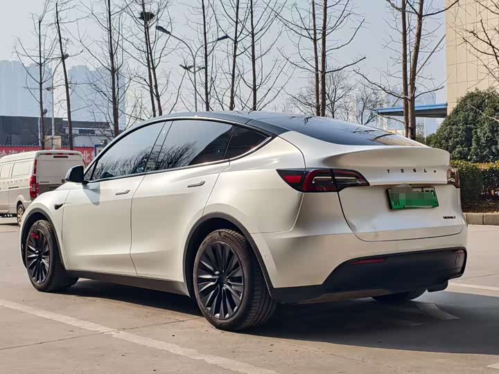 Фото 4 - Tesla Model Y