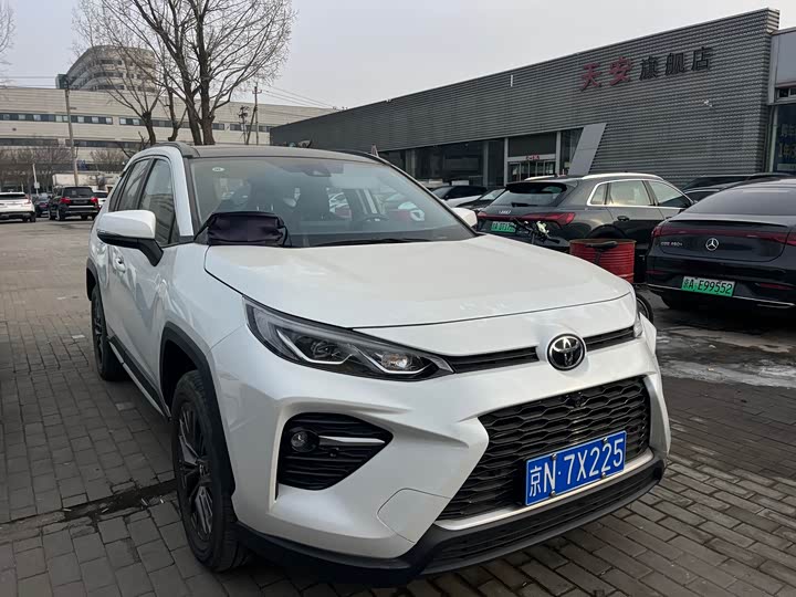 Фото 3 - Toyota Wildlander