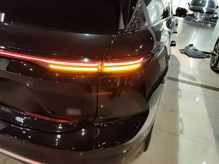 Фото 8 - Nio ES6