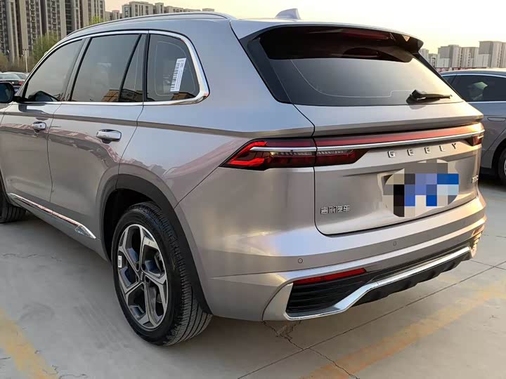 Фото 9 - Geely Monjaro