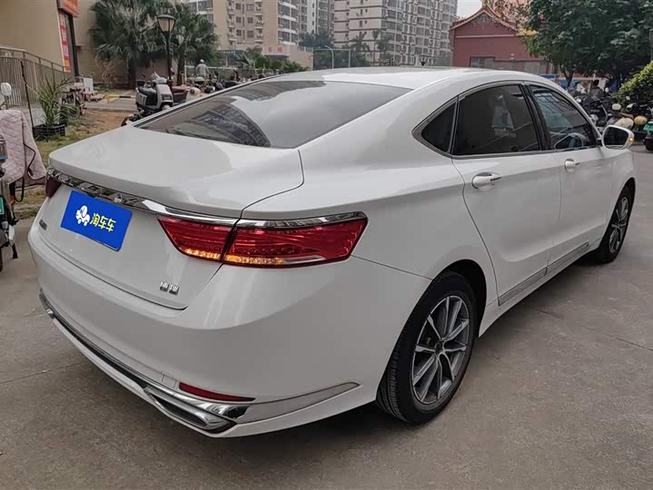 Фото 3 - Geely Emgrand GT