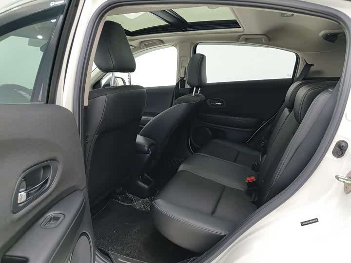 Фото 9 - Honda Vezel