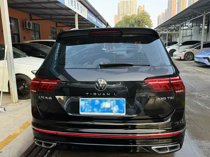 Фото 8 - Volkswagen Tiguan L Pro