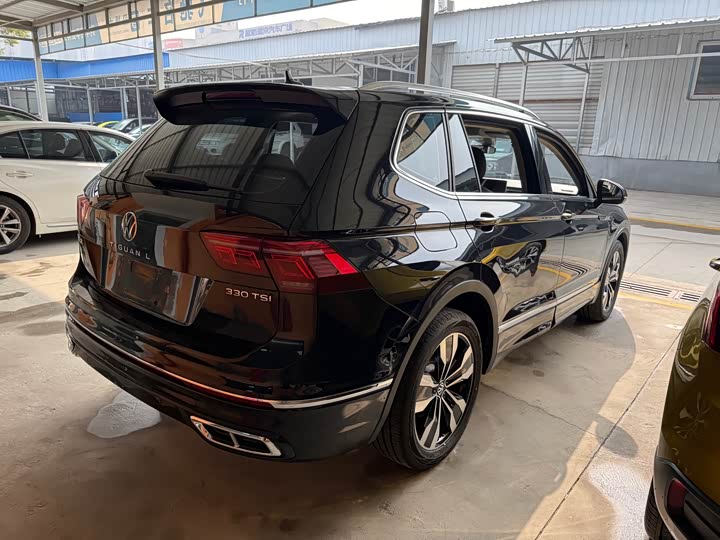 Фото 9 - Volkswagen Tiguan L Pro