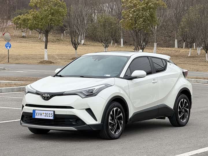 Фото 1 - Toyota Izoa