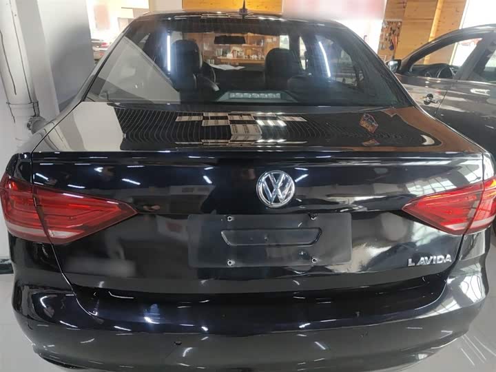 Фото 6 - Volkswagen Lavida