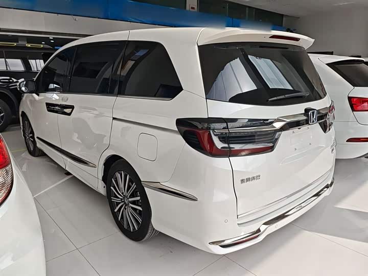 Фото 5 - Honda Elysion