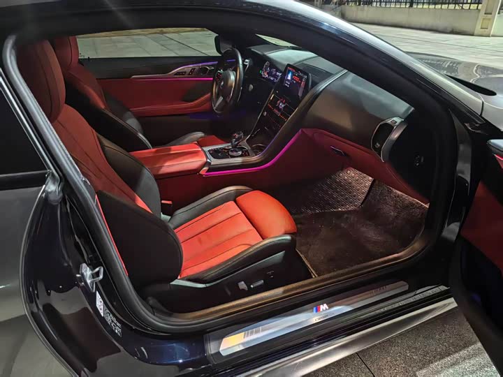 Фото 2 - BMW 8 Series