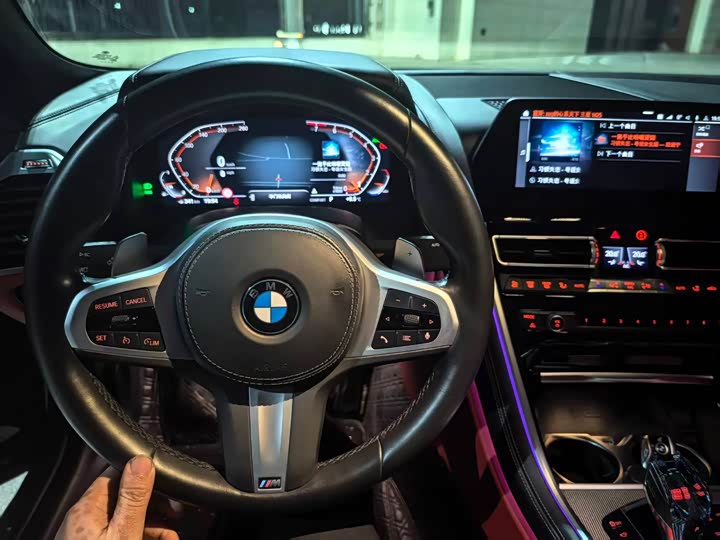 Фото 4 - BMW 8 Series