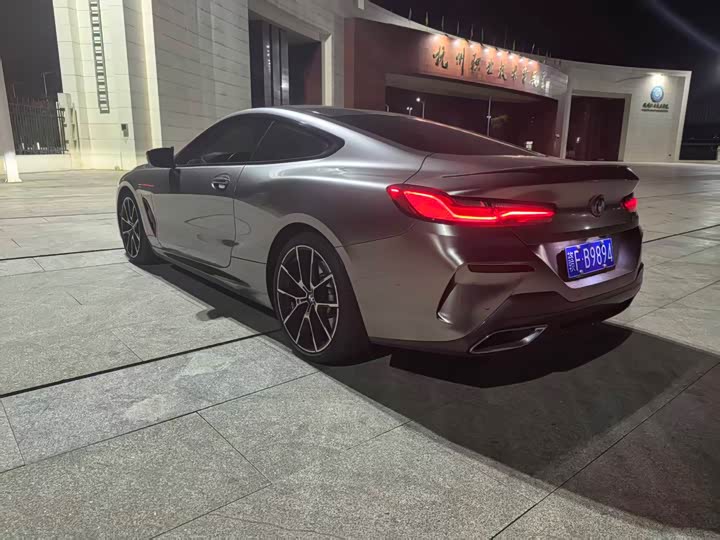 Фото 5 - BMW 8 Series