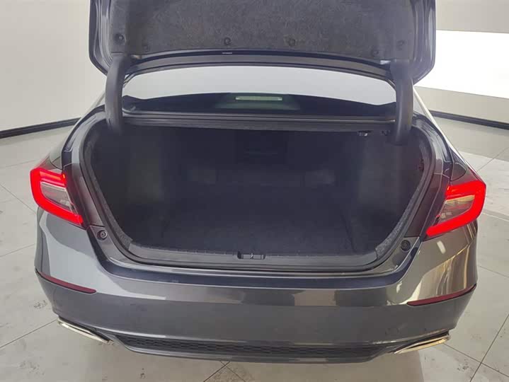 Фото 4 - Honda Accord