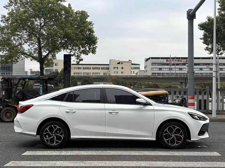 Фото 4 - MG Motor 5