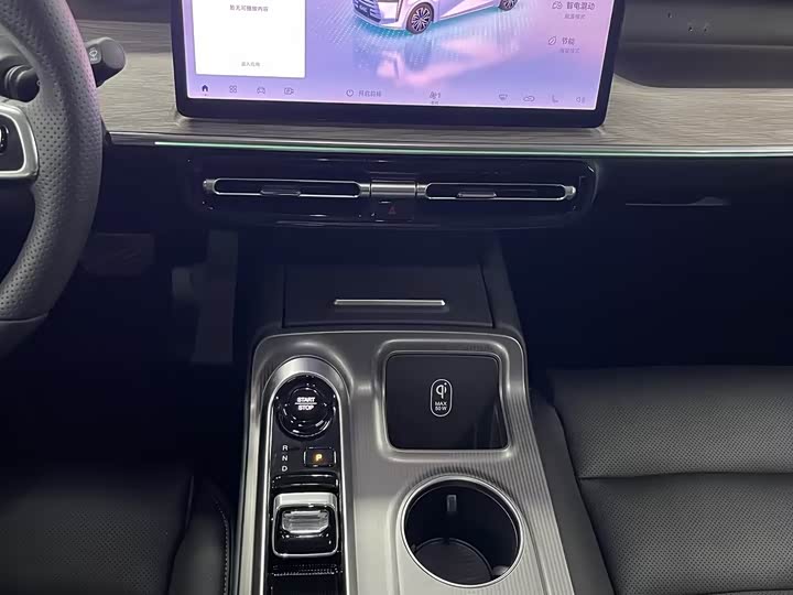 Фото 9 - GAC Trumpchi E8