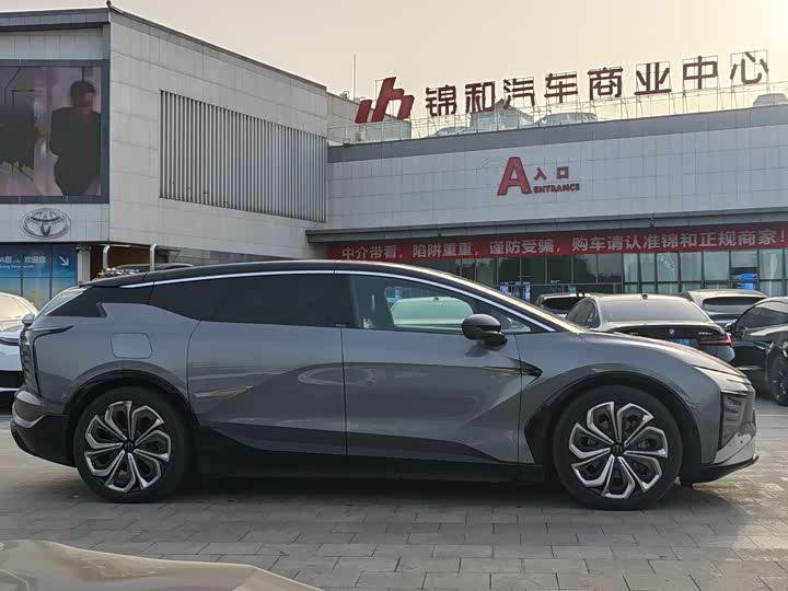 Фото 4 - HiPhi X