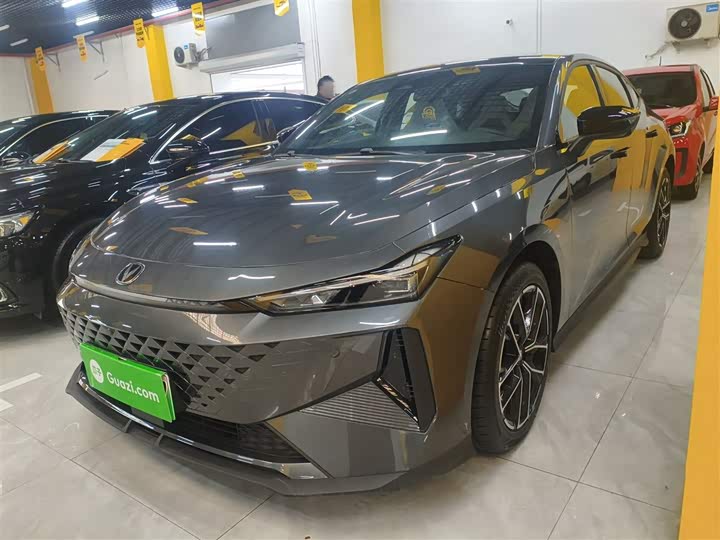 Фото 1 - Changan UNI-V Hybrid